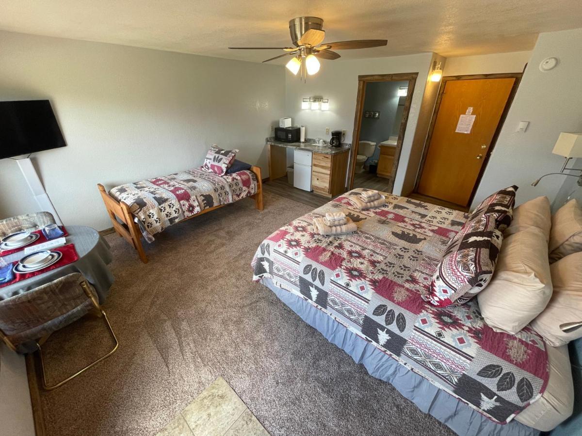 הילי Denali Lakeview Inn מראה חיצוני תמונה