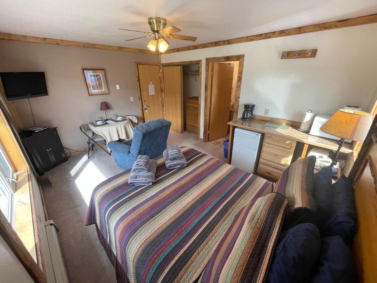 הילי Denali Lakeview Inn מראה חיצוני תמונה
