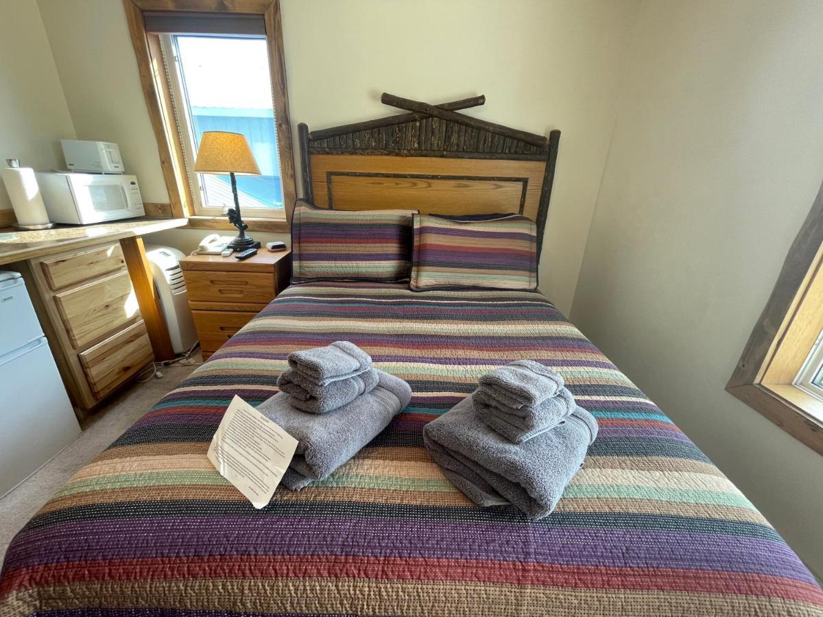 הילי Denali Lakeview Inn מראה חיצוני תמונה